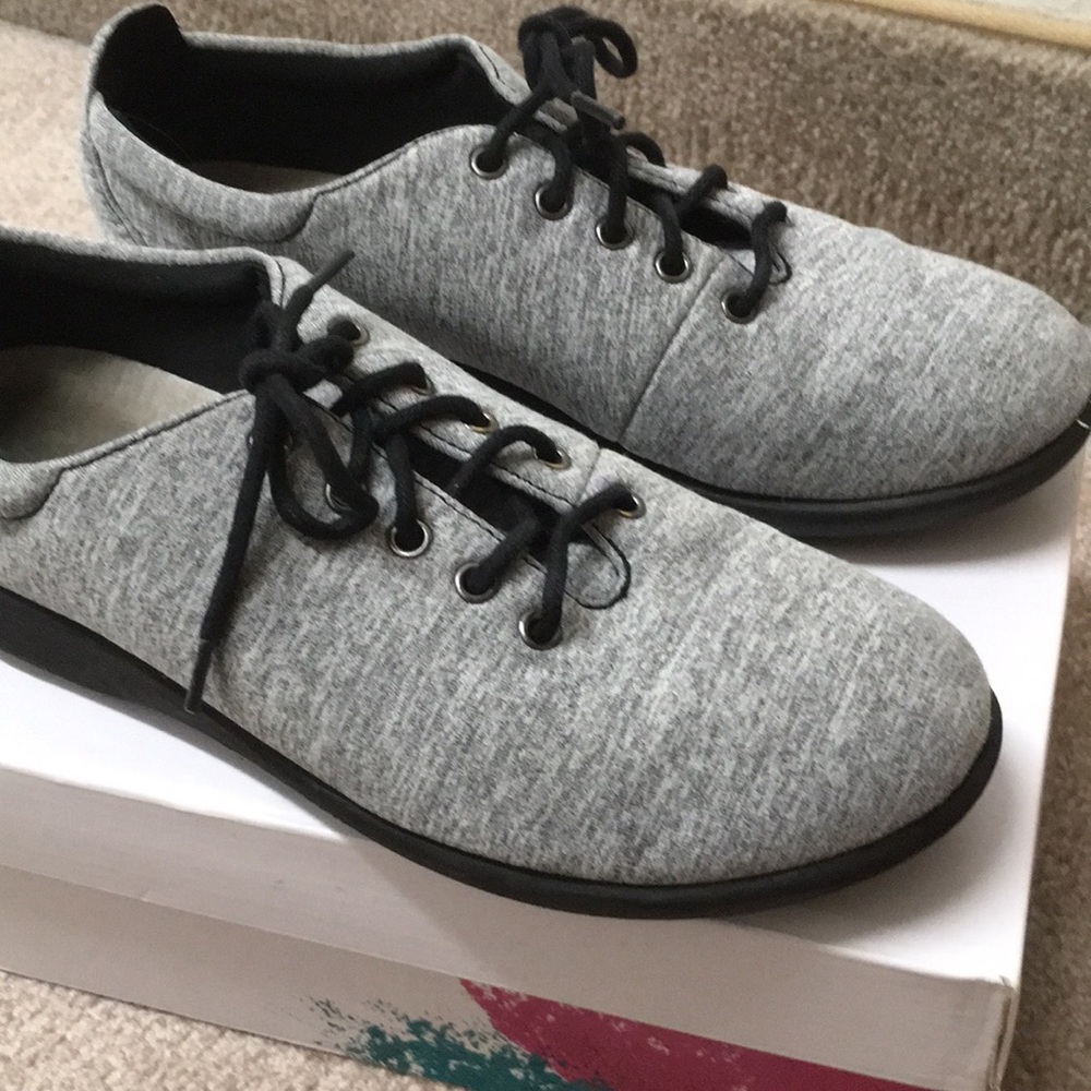 Clark’s cloudsteppers loafers, size 6m